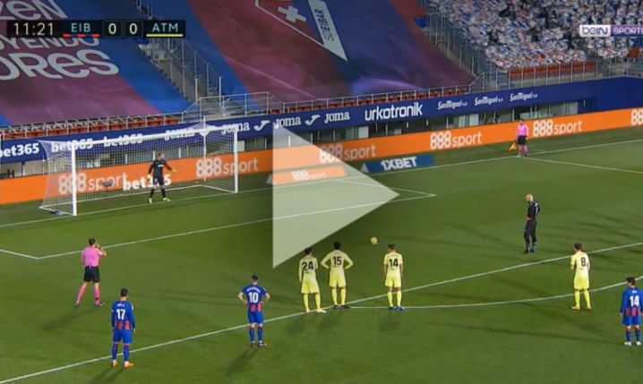 Dmitrovic (bramkarz Eibaru) strzela gola z rzutu karnego przeciwko Atletico Madryt! [VIDEO]